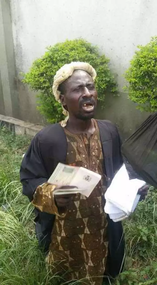 Man Pretending To Be Mad Caught In Lawyer’s Outfit In Ogun State